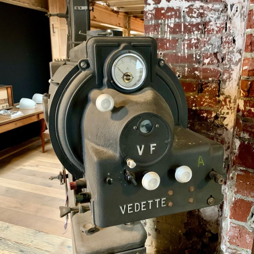 Projector Vedette details