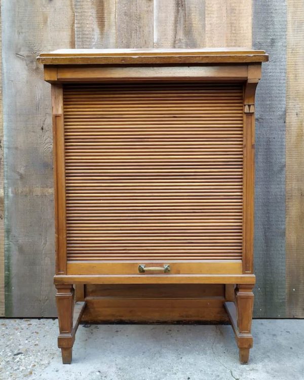 boot cabinet face