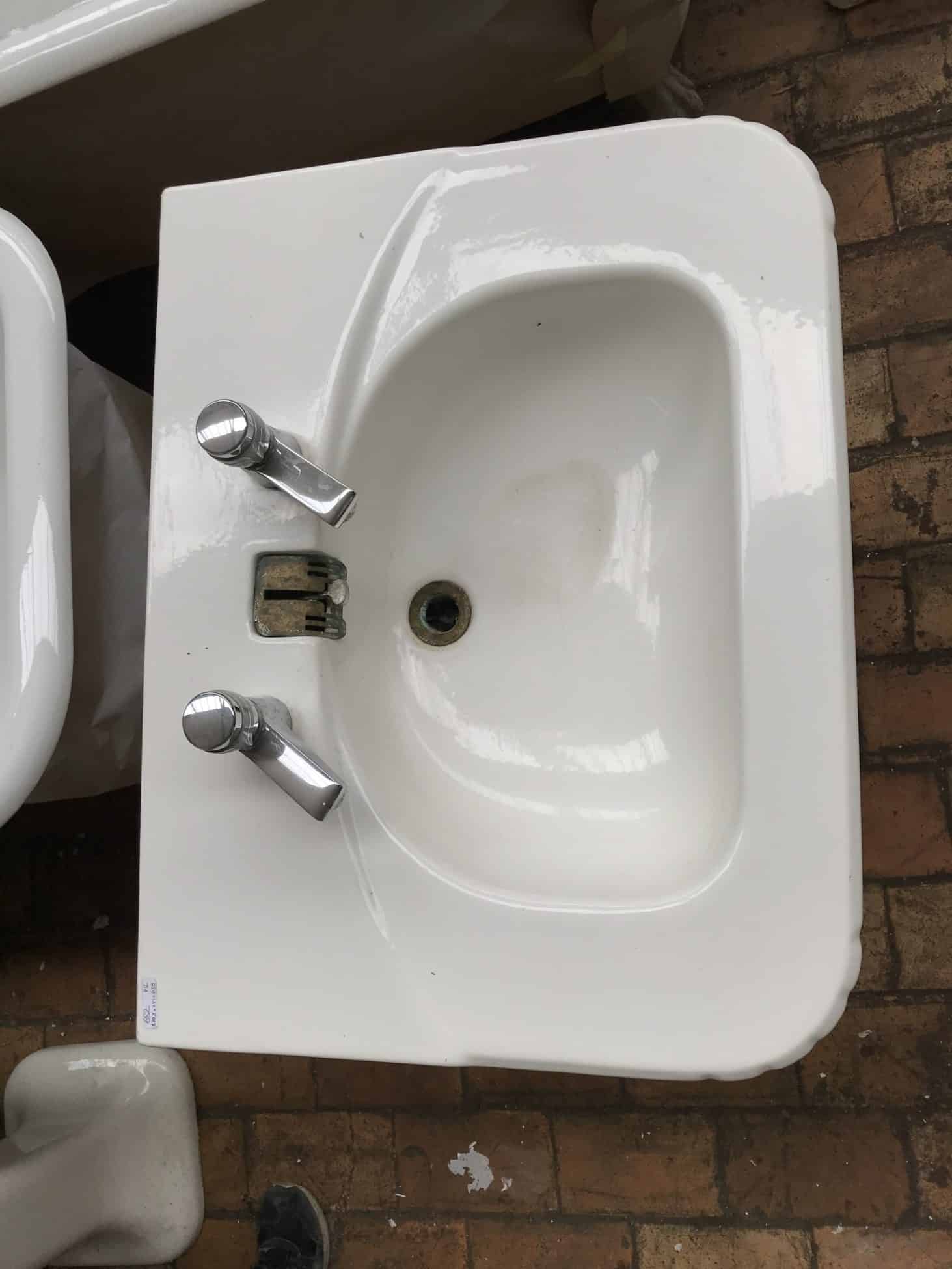 A Quoi Sert Un Bidet En Italie Lavabo Ancien Gaufre Sur Pied Materiaux Autenthiques