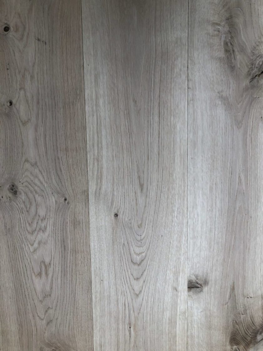 Parquet massif neutre chêne