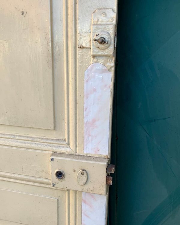 separating door