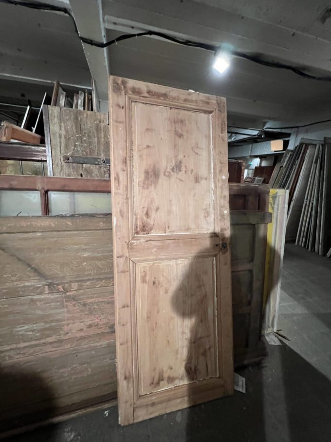 Antique stripped door 81x212 cm