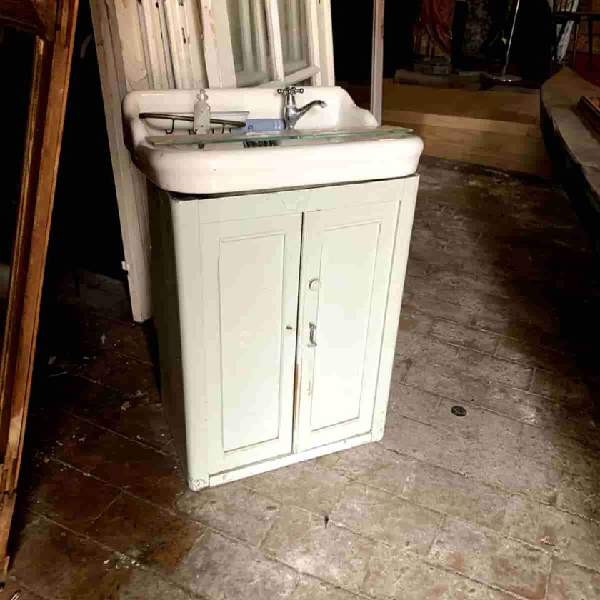 antique washbasin