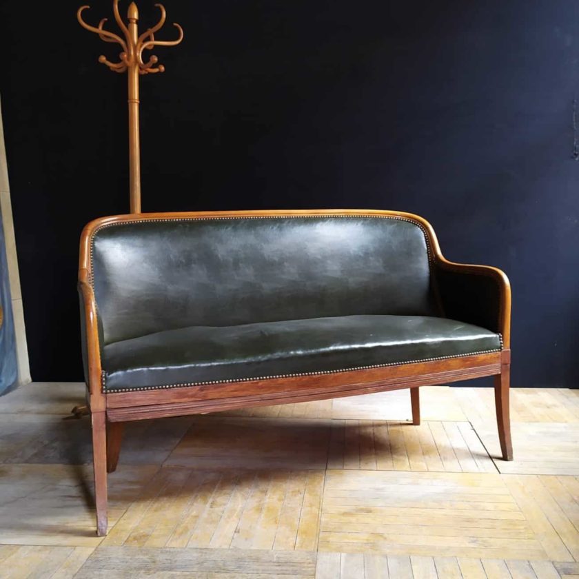 Antique leather gondola bench, 150x65x92cm.