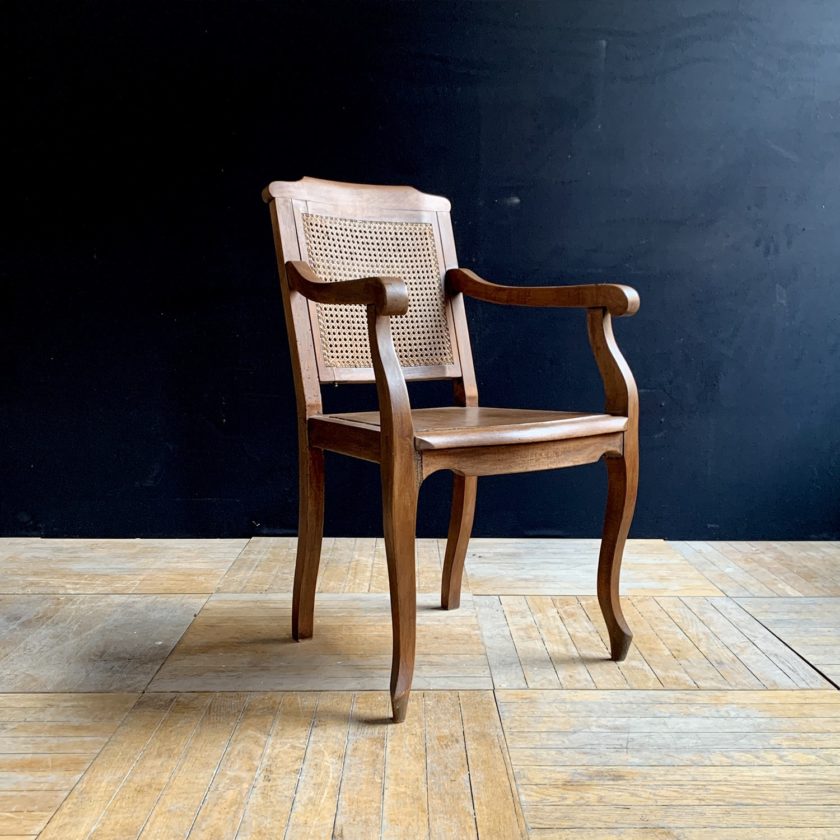 Antique oak barber chair, 90x51x47cm.