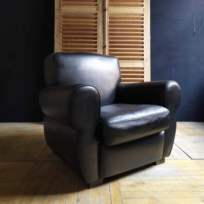 Leather club chair, 87x80x93cm.