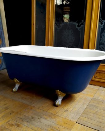 Baignoire ancienne sur pieds, 162x77x65.5cm.