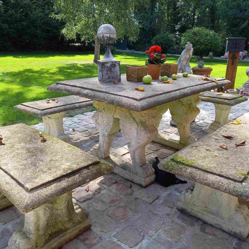 banches stone garden furniture