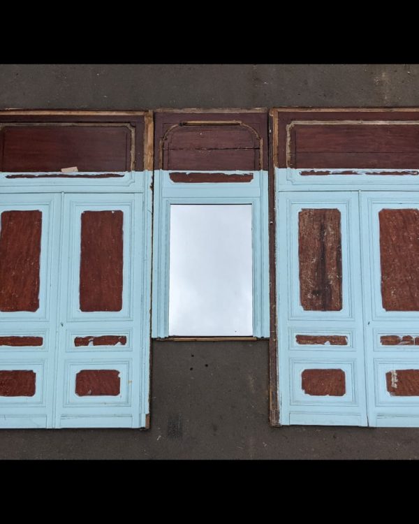 Façade de placard bleu