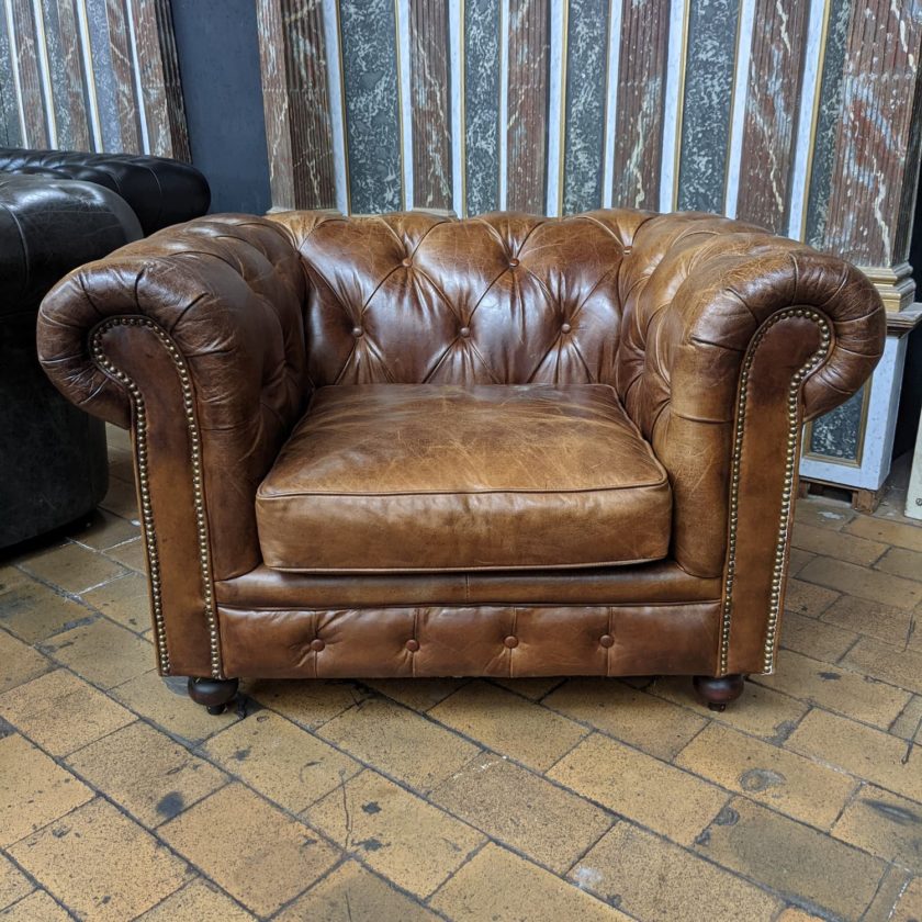 Fauteuil Chesterfield face