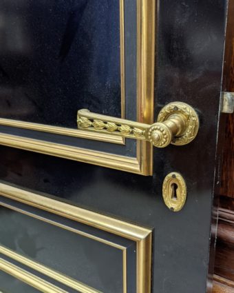 dressing room door details