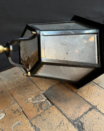 Lantern in side ironwork