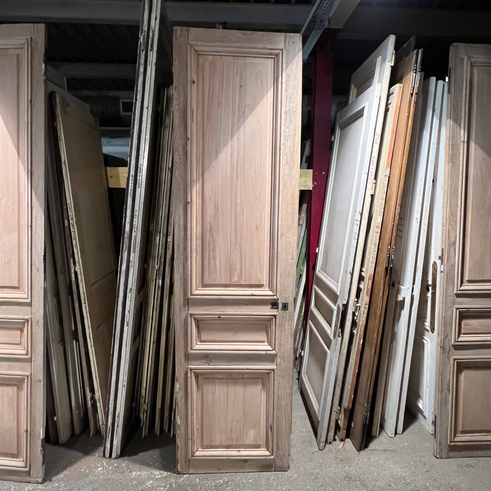 Porte-haussmannienne-decapee-74x266-cm-1 | Matériaux Authentiques Porte haussmannienne décapée 74×266 cm