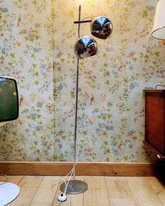 Metal floor lamp