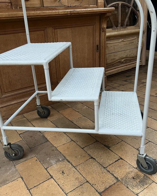 Metal archive stepladder, 3 zoom steps