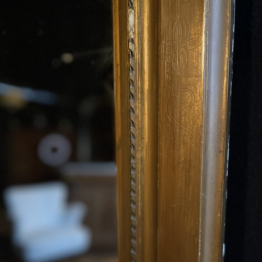 miroir en bois doré details