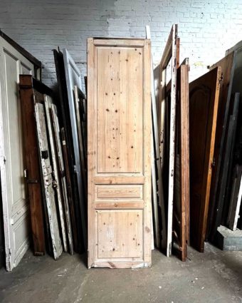 Scraper door