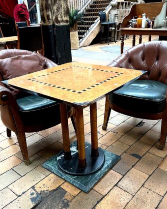 Table Façon loupe