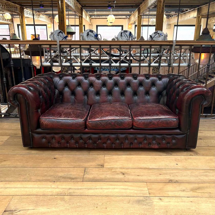 Chesterfield rouge face