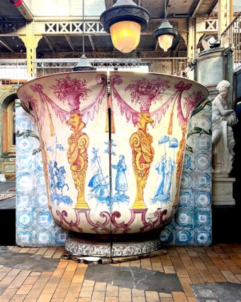 Décors de théatre en forme de vase