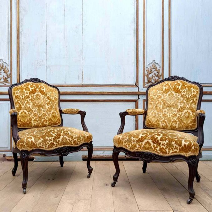 Paire de fauteuil de style Louis XV