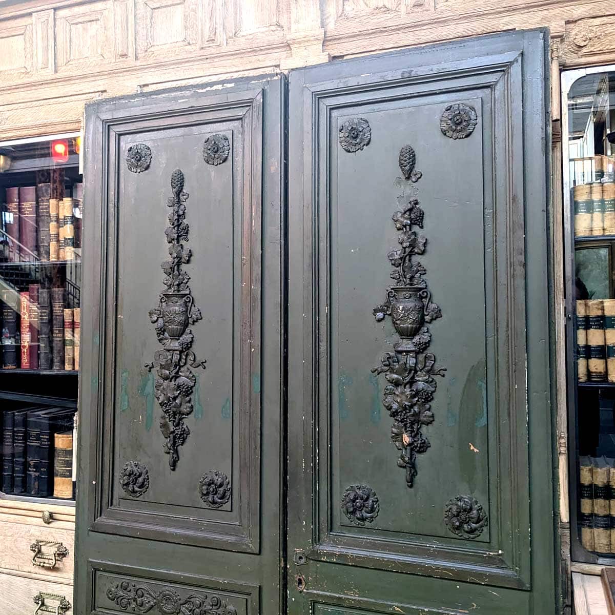 Double-porte-de-style-directoire-side | Matériaux Authentiques