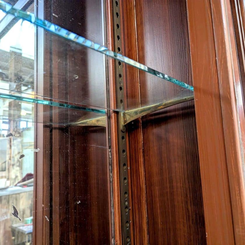 Meubles vitrine en bois shelves