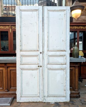 Haussmannian double door front