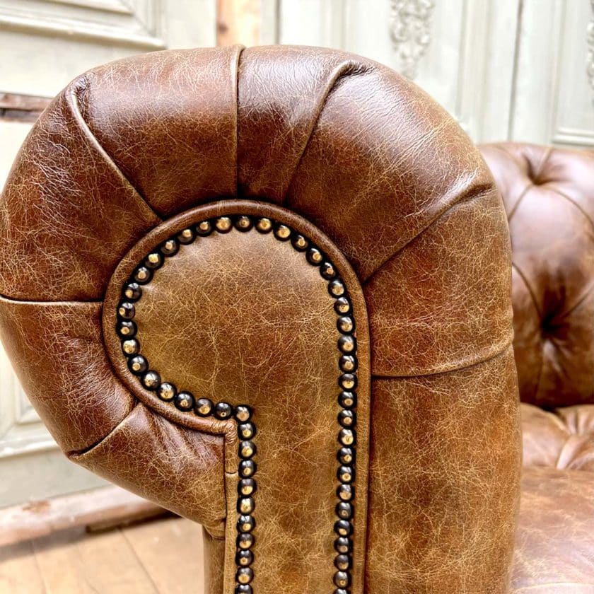 Chesterfield brown details