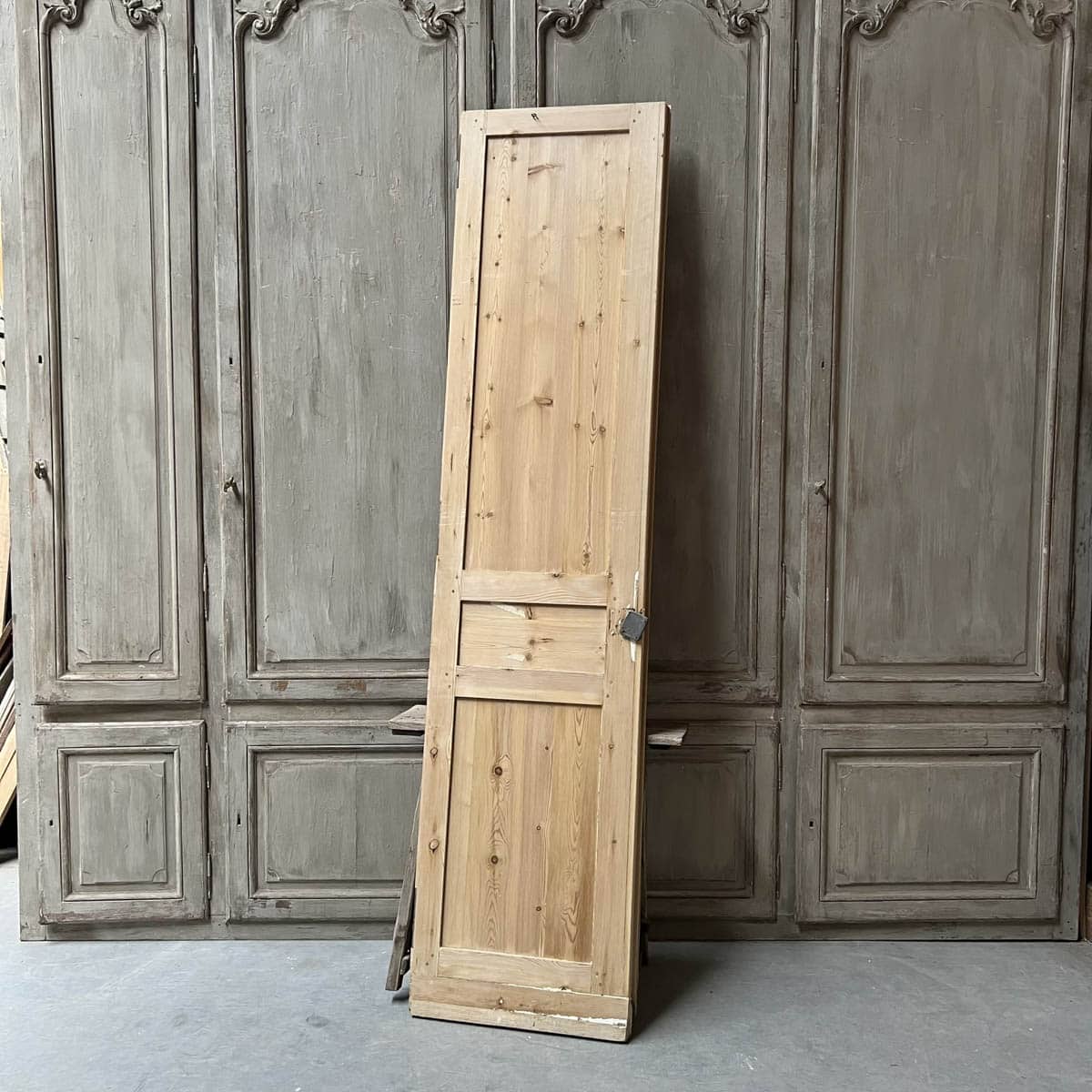 IMG_7275 | Matériaux Authentiques Porte de placard décapé style haussmannien 62,5x259cm