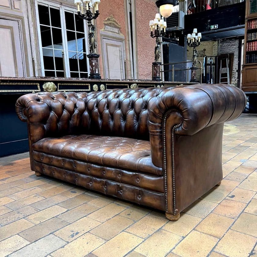 Chesterfield 2-seater sofa
