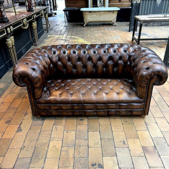 Chesterfield sofa 2 seater top