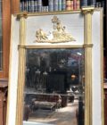 Trumeau en stuck et dorure de style directoire side