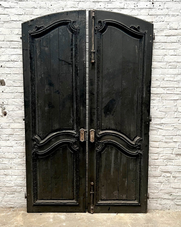 Double porte louis xv en chêne, une face bois brûlé front
