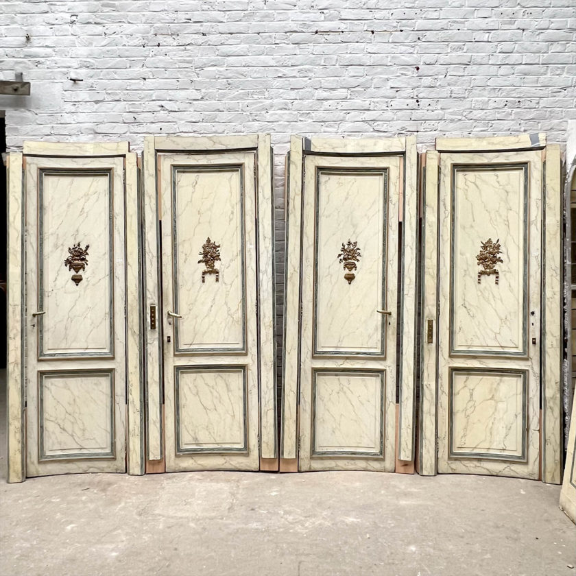 4 curved doors and 2 cupboard fronts, Louis XVI motif, marbled paint on front