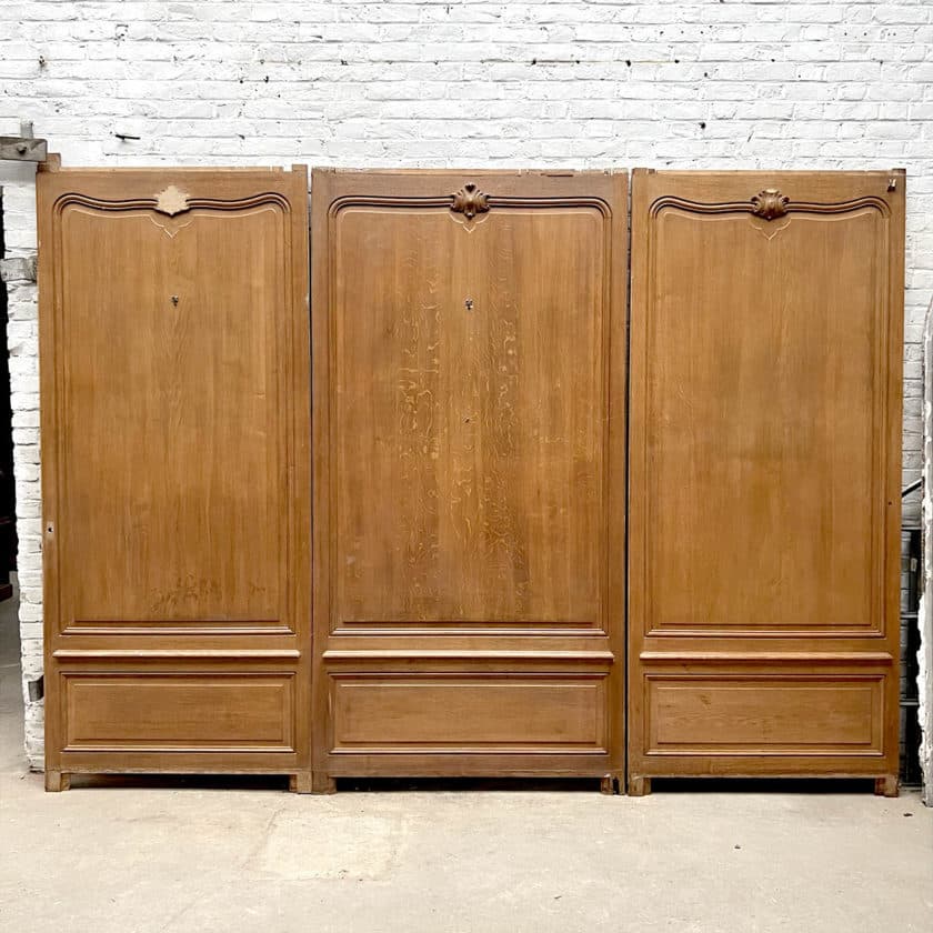 Trois panneaux de boiserie en chêne set