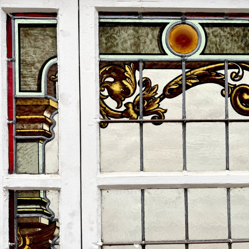 Fenêtres a vitraux motif napoleon III moyenne details