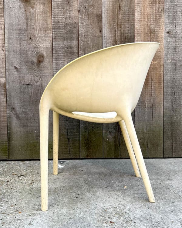 IMG_9940 | Matériaux Authentiques Philippe Starck soft egg chair