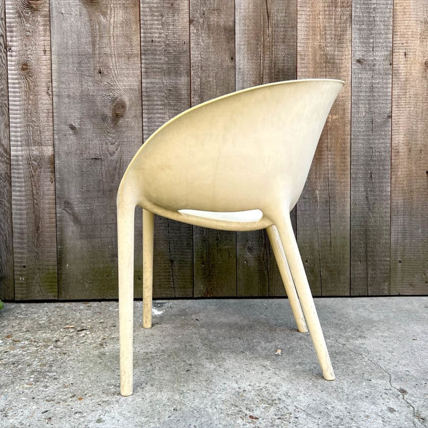 IMG_9940 | Matériaux Authentiques Chaise soft egg Philippe Starck