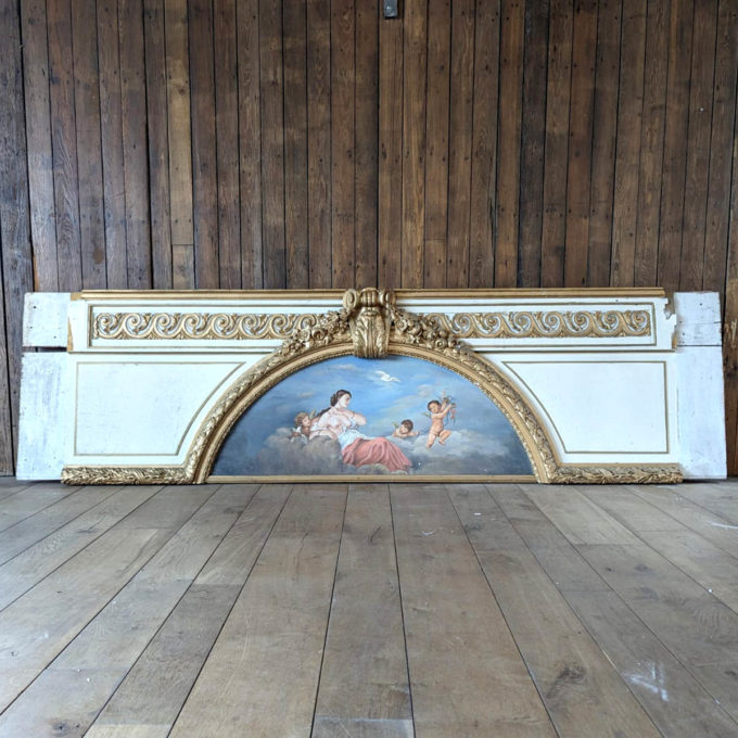 Transom with paint and gold molding