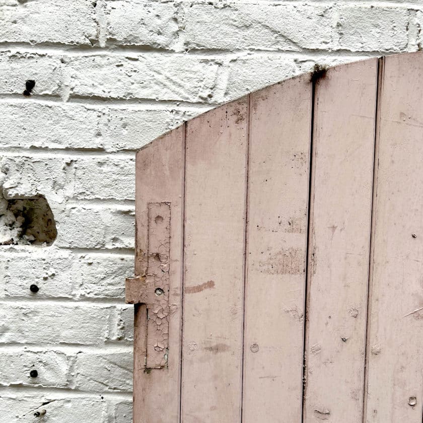 IMG_0986 | Matériaux Authentiques Paire de volets rose 94x188,5 cm