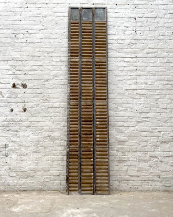 Front triptych shutter
