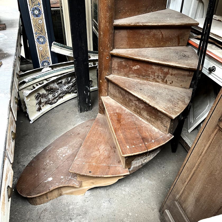 Spiral staircase 320x135 cm down