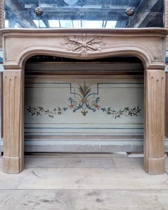 Wooden mantel in the 18th century style