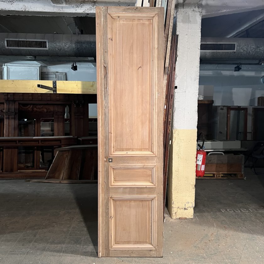 Stripped Haussmann door 71.5x269 cm