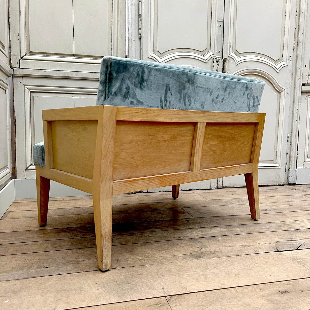 Banquette-moderne-avec-tissu-en-velours-bleu-1 | Matériaux Authentiques Banquette moderne avec tissu en velours bleu