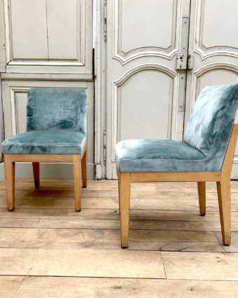 Modern chair with blue velvet fabric