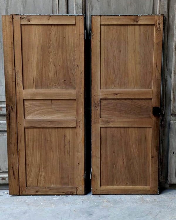 Double cupboard door 136x167 back
