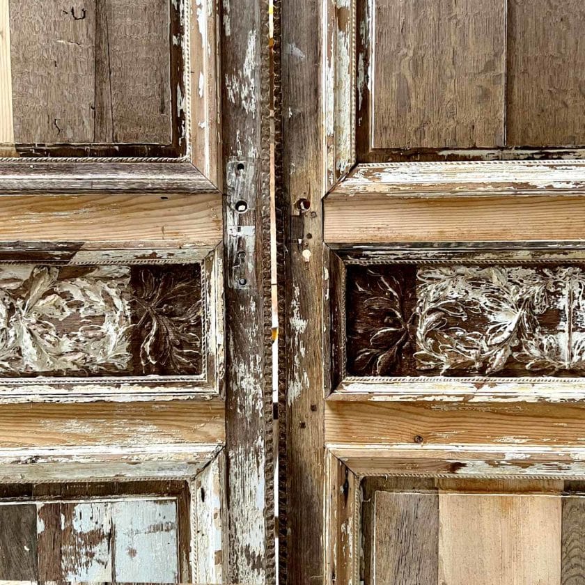 Delicate Louis XVI oak panelling set door back details