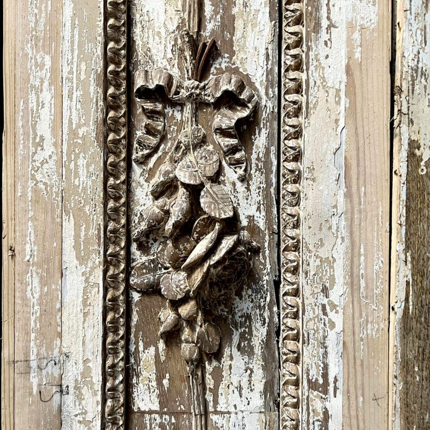 Delicate Louis XVI oak panelling set zoom